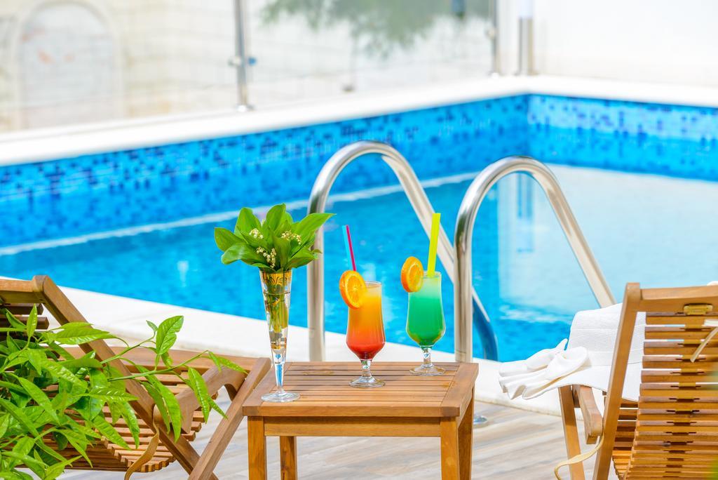Tandem Apartments With Swimming Pool 察夫塔特 外观 照片