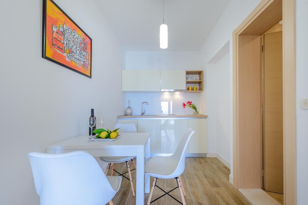 Tandem Apartments With Swimming Pool 察夫塔特 外观 照片